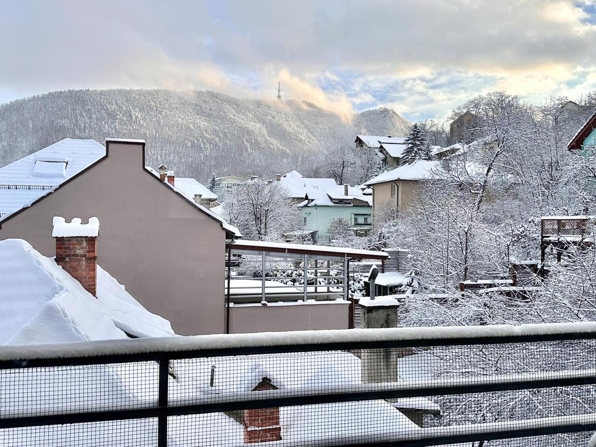 Central Premium Apartment Brasov Exterior photo